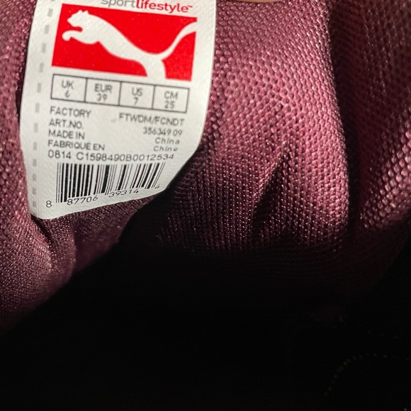 ♥️ Navy Blue & Maroon Puma Roma ♥️ - Picture 10 of 10